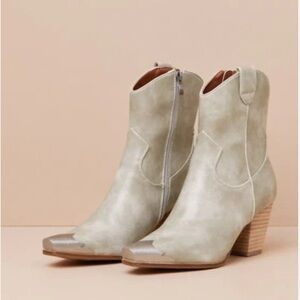 BEAST FASHION Cream Suede Western Ankle Heeled Boots